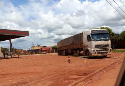 Corpo de motorista é localizado dentro de cabine de carreta estacionada em posto de Alto Boa Vista